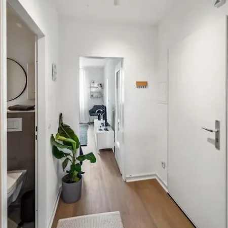 アパート Stilvoll Wohnen # Naehe Dus & Koeln # 50 Qm #