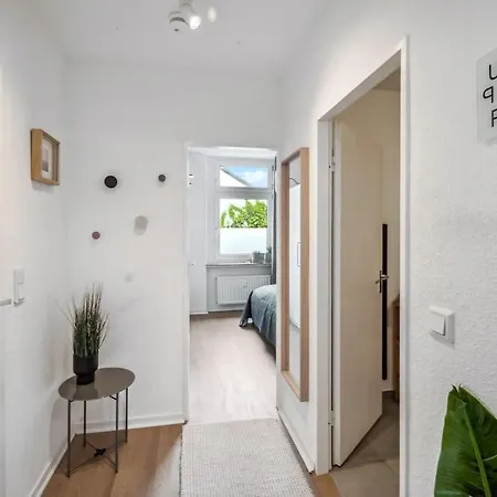 アパート Stilvoll Wohnen # Naehe Dus & Koeln # 50 Qm # *
